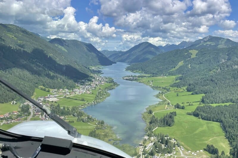 lake between Mountains